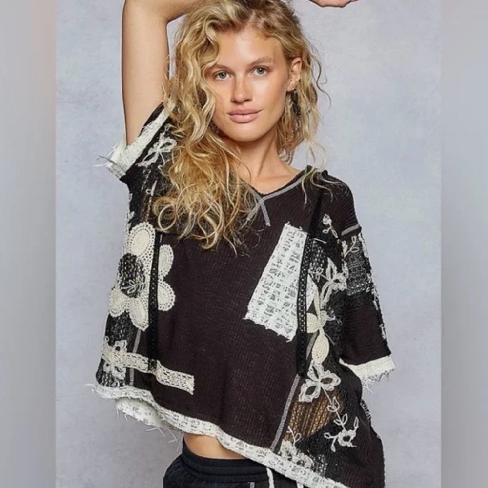 POL Black Textured Knit Top; Size L; New